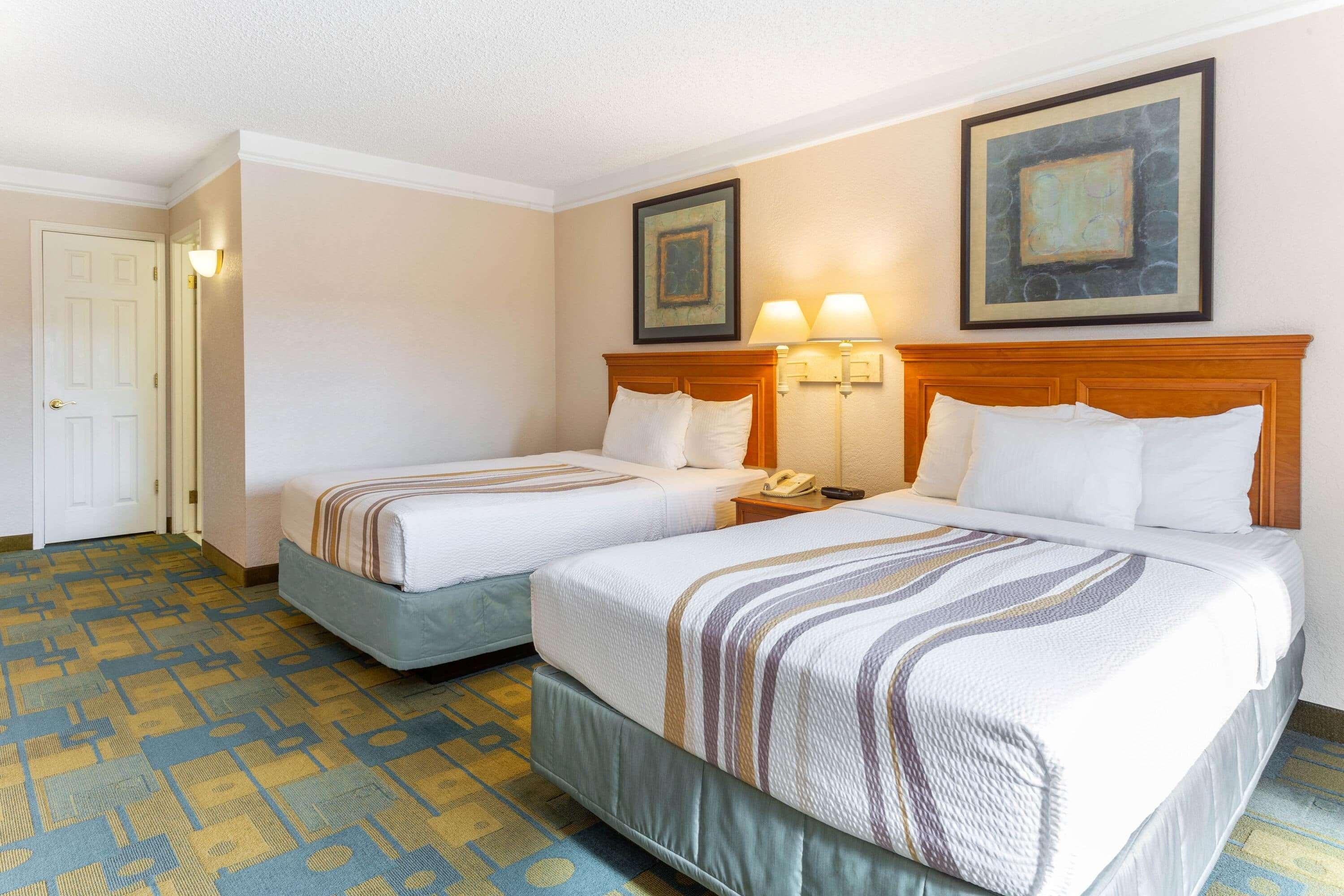 La Quinta By Wyndham Redding Hotel Exterior foto