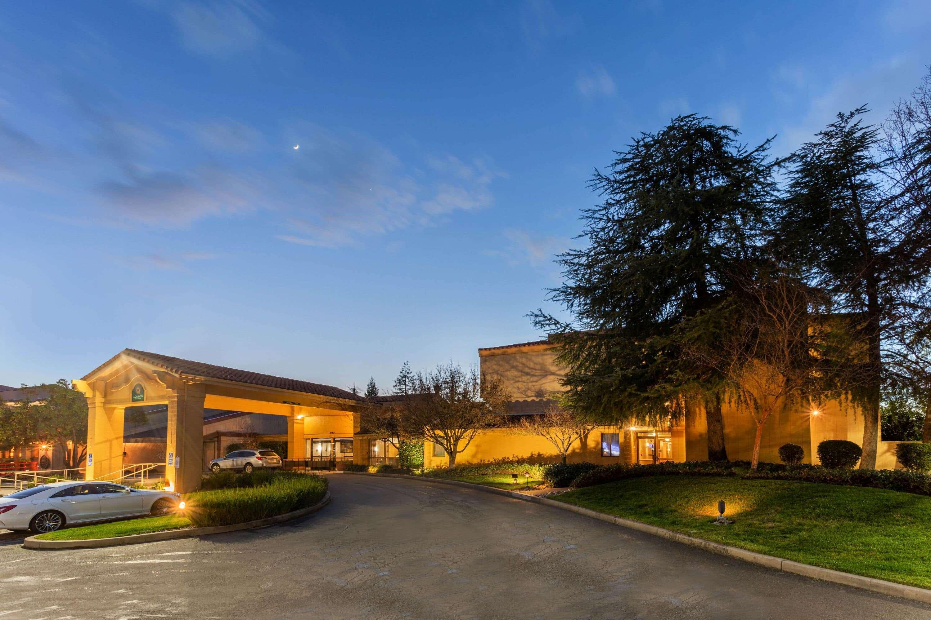 La Quinta By Wyndham Redding Hotel Exterior foto