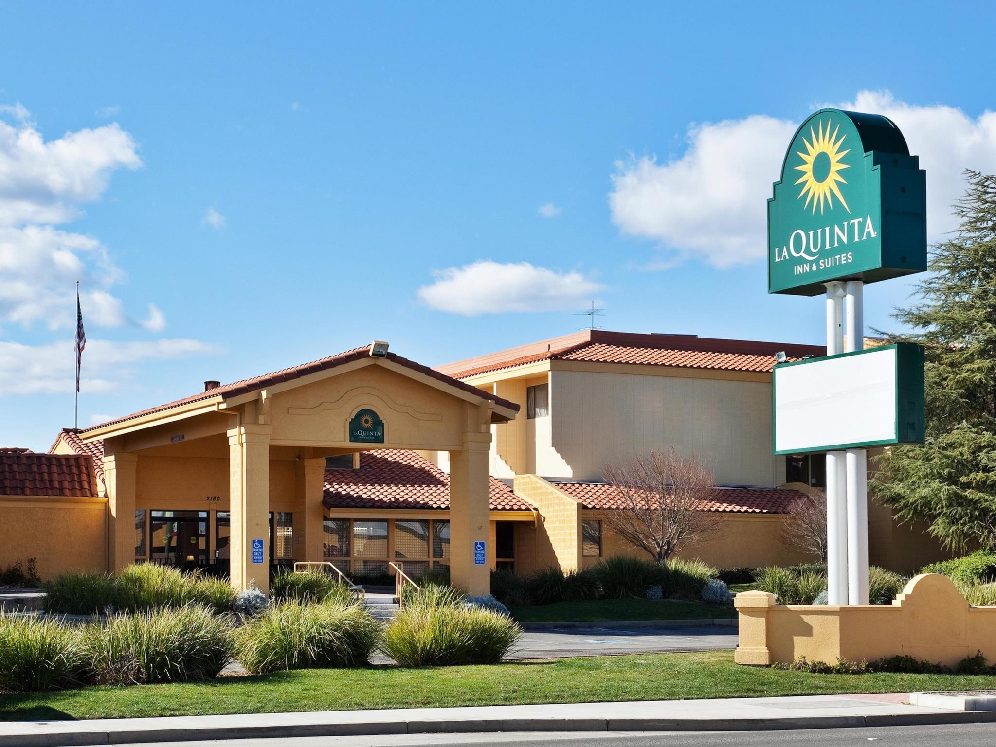 La Quinta By Wyndham Redding Hotel Exterior foto