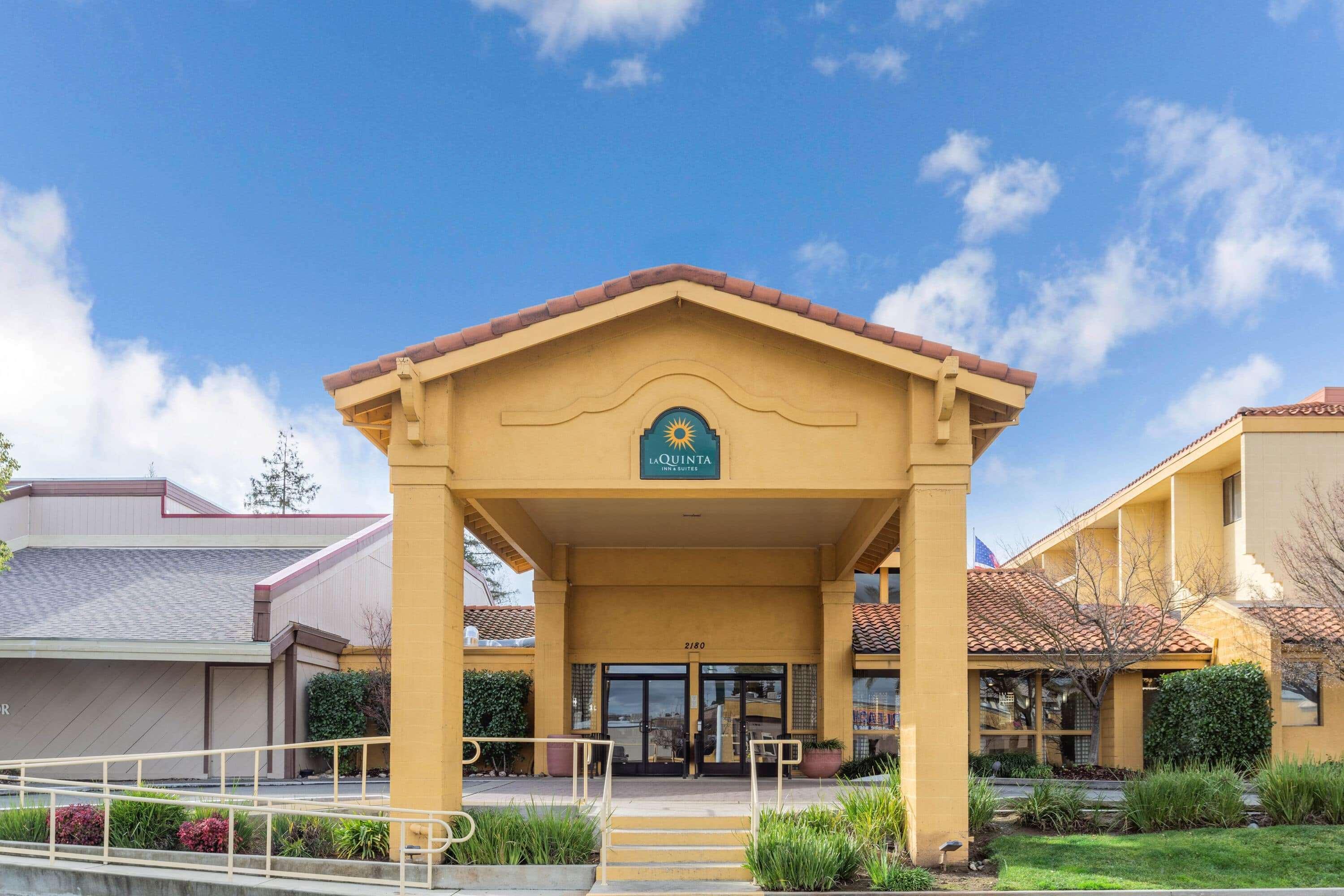 La Quinta By Wyndham Redding Hotel Exterior foto